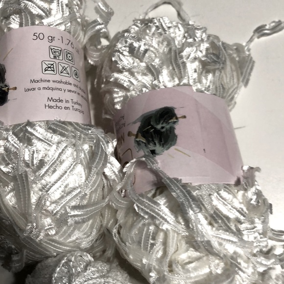 11+ 🌸NEW🌸. YARN ALL WHITE Or Tangled re-Banded - Picture 7 of 8